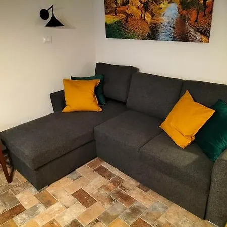 Mini La Petite Maison Apartment *